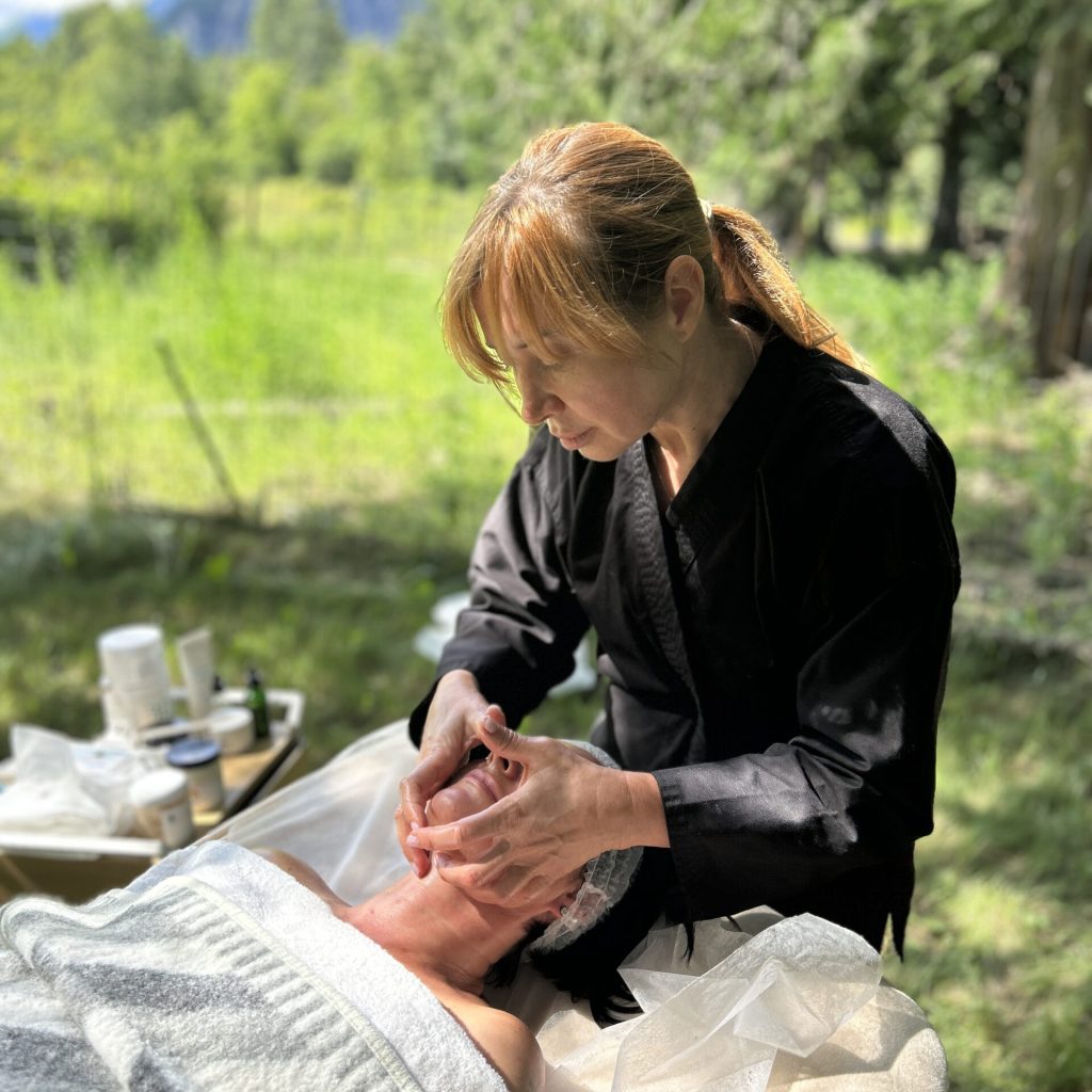 5C81EE76-A279-45AC-B463-3272F677E5DB